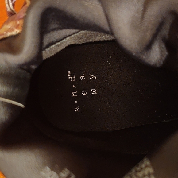 A New Day Floral Velvet Brown Boots Sz 6 - Picture 8 of 8